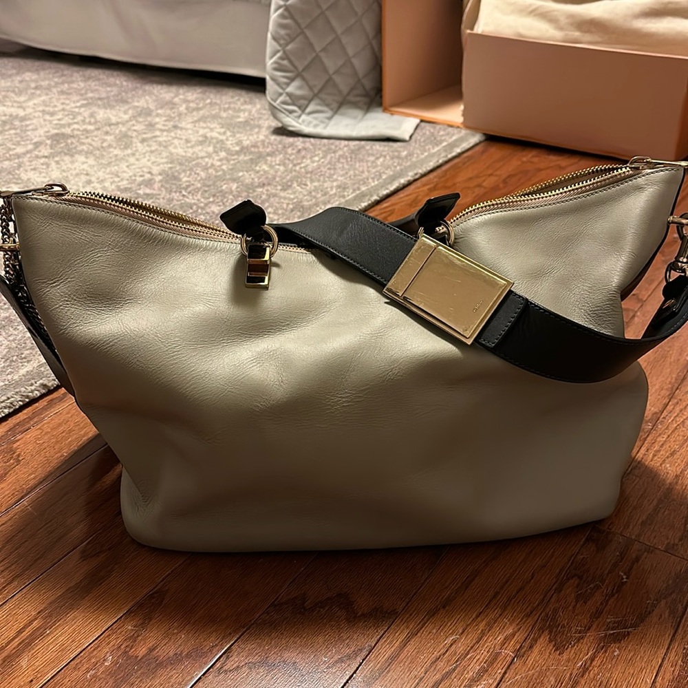 Chloé Cream Leather Shoulder Bag with Black Strap and Gold Hardware